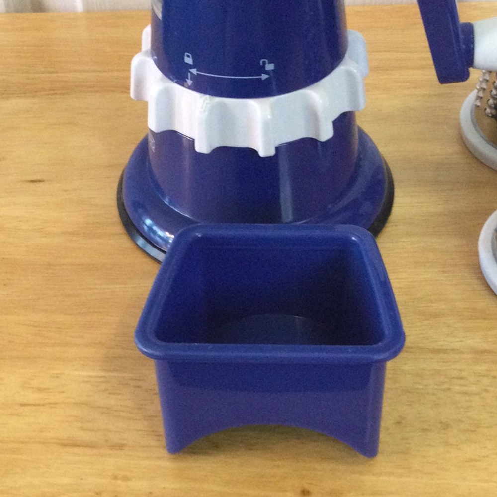 Kitchen HQ Manual Grater - Picture 9 of 12